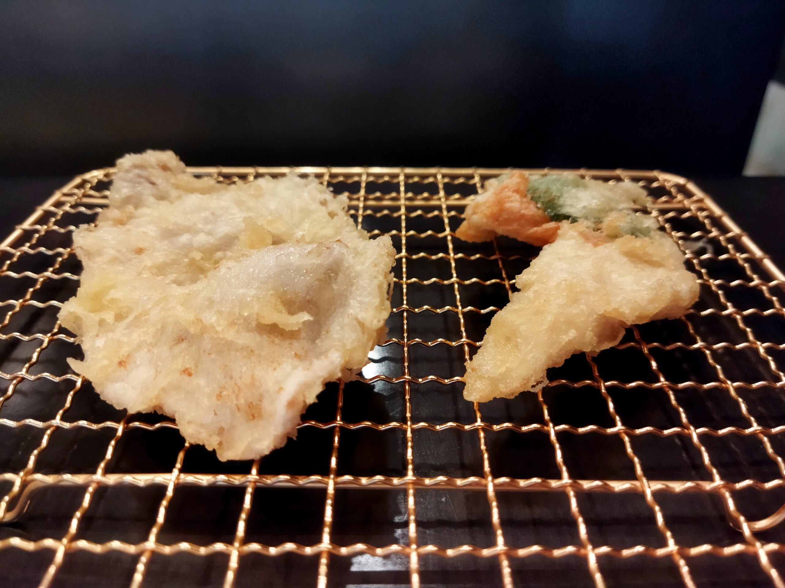 「博多天ぷらたかお 横浜馬車道店」の豚肉とササミ大葉巻きの写真