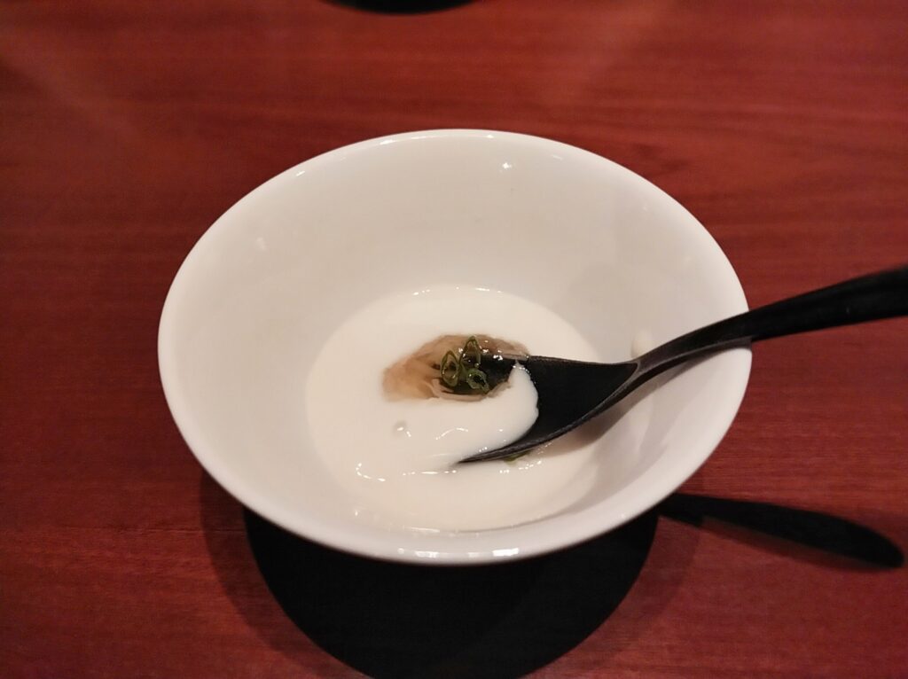 「生粋」の生豆腐のホタテジュレがけの写真