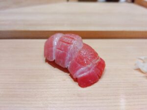 「すし光琳」の大トロのにぎり