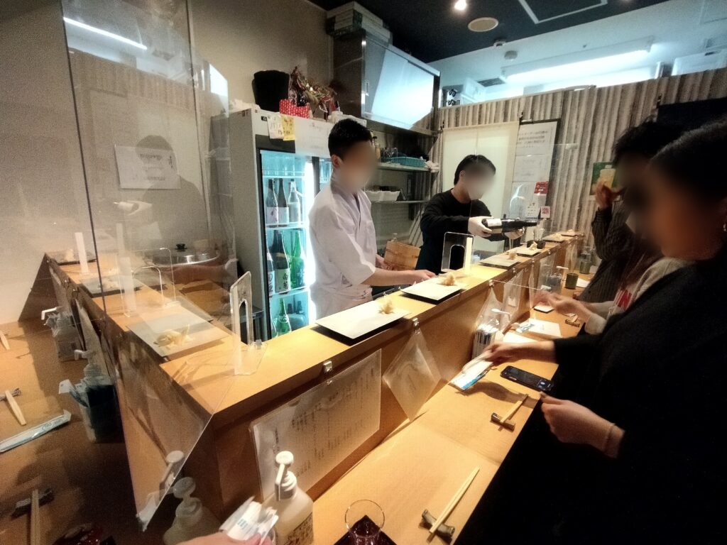 「立喰い寿司あきら 築地店」の店内写真