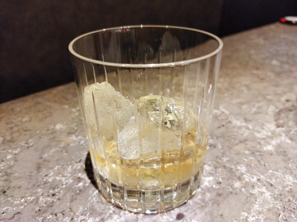 グラスに入った山崎の写真