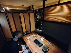 「焼肉 芝浦 駒沢本店」の3階の座敷席