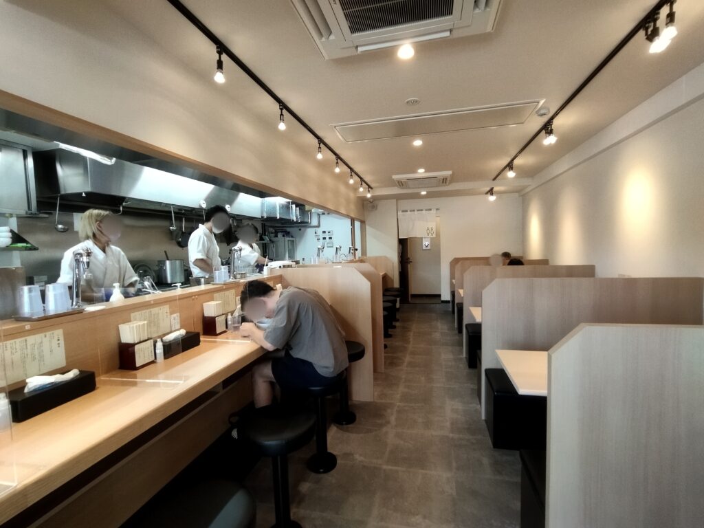「らぁ麺 桜花」の店内写真