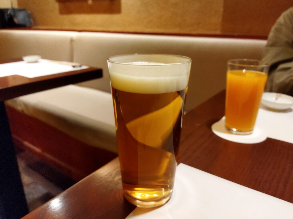 グラスに入った生ビール