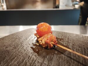 「西麻布 焼鳥 新進気鋭」のちょうちん