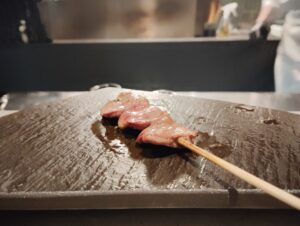 「西麻布 焼鳥 新進気鋭」のハツ