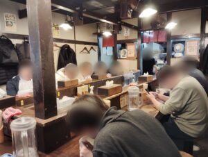 鶏の穴の店内写真