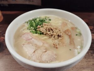 鶏の穴の白鳥らーめん