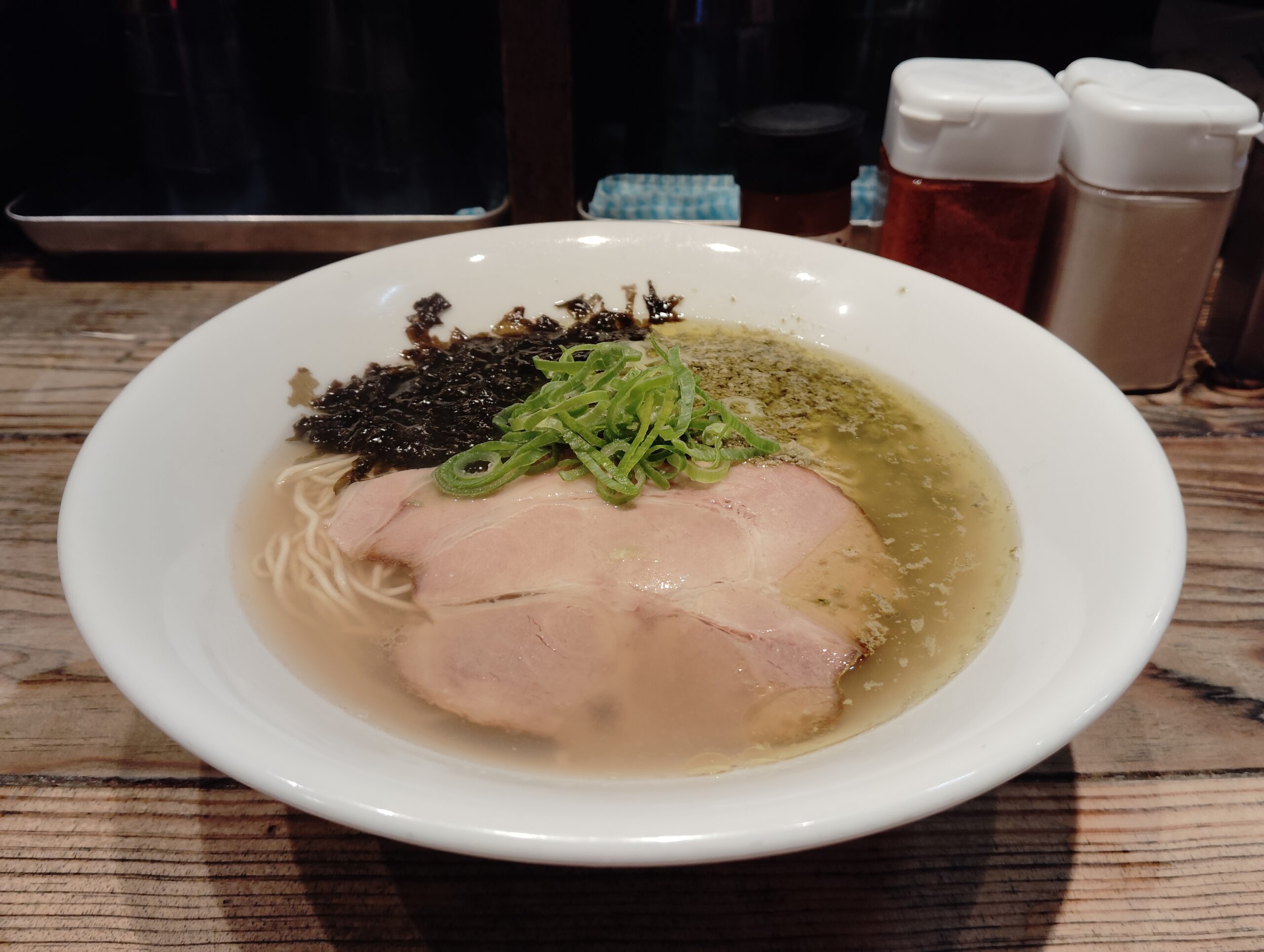 池袋「むかん」の牡蠣塩ラーメン