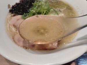 池袋「むかん」の牡蠣塩ラーメン