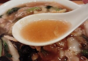 横濱飯店の肉ソバ