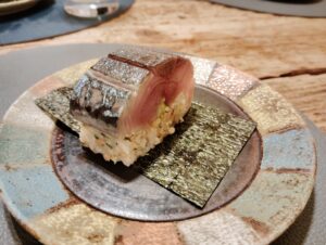 立呑みとだかの鯖の手巻き寿司