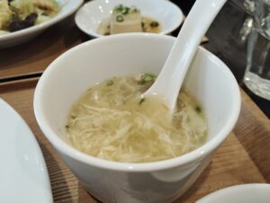 中華 玄月のランチのスープ