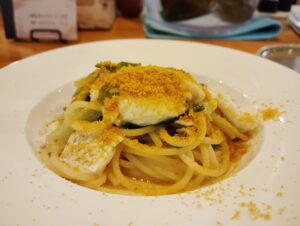 ALOCOLIの真鯛と九条葱、カラスミのパスタ