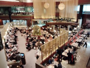 「ANAインターコンチネンタルホテル東京」の「アトリウムラウンジ」の店内写真