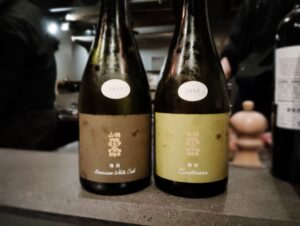 東麻布「STEAK HOUSE SHINSHINKIEI」の山形正宗の樽酒