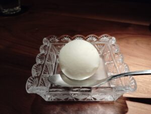 東麻布「STEAK HOUSE SHINSHINKIEI」のミルクジェラート