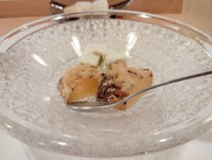 天麩羅がとうOMGの焼き芋の天ぷらとカレーアイス