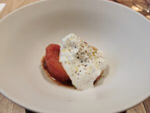nacolのフルーツトマトとチーズのパスタ