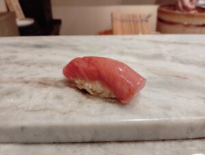 目黒「鮨 青天霹靂」の中トロ