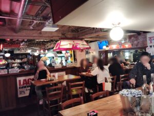 センター北「Byrd's Pizza & Ribs」の店内