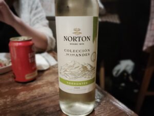 子安「金剛商店138番地」のBodega Norton Colección Torrontés 2025