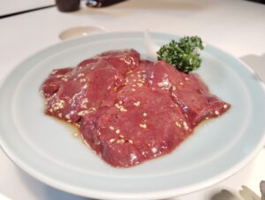 月島「焼肉 凛」の上レバー焼