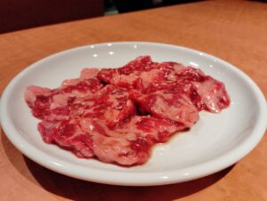 渋谷「焼肉ホルモン 良味苑」の良味ハラミ