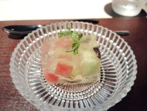 「西荻窪 こいずみ」のスイカとマスカットのゼリー寄せ