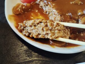 八丈島「浜源」のスタンダードハンバーグ