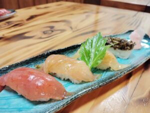 八丈島「梁山泊」の島寿司