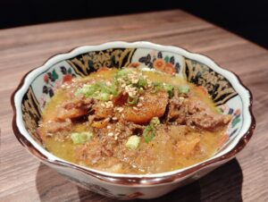大門「焼肉 悟百苑」の牛タン煮込み