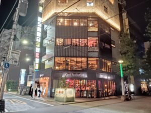 大門「焼肉 悟百苑」のビル外観