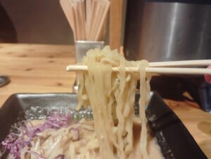横浜市「バロンヌードル」の味噌ラーメンの麺