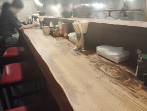 相模大野「クックら」のカウンター席