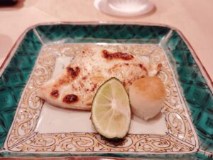 南青山「鮨 龍次郎」のマナガツオ
