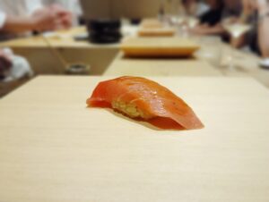 南青山「鮨 龍次郎」の背トロ