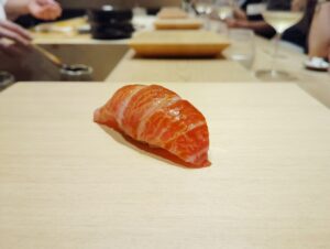 南青山「鮨 龍次郎」の大トロ