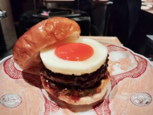 赤坂「atami」のハンバーガー