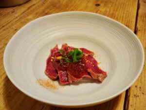 中目黒「LambCHAN」の羊肉のタタキ