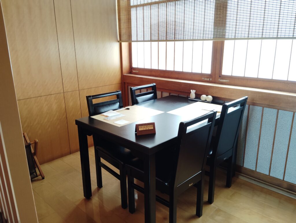 高田「しま村」の店内