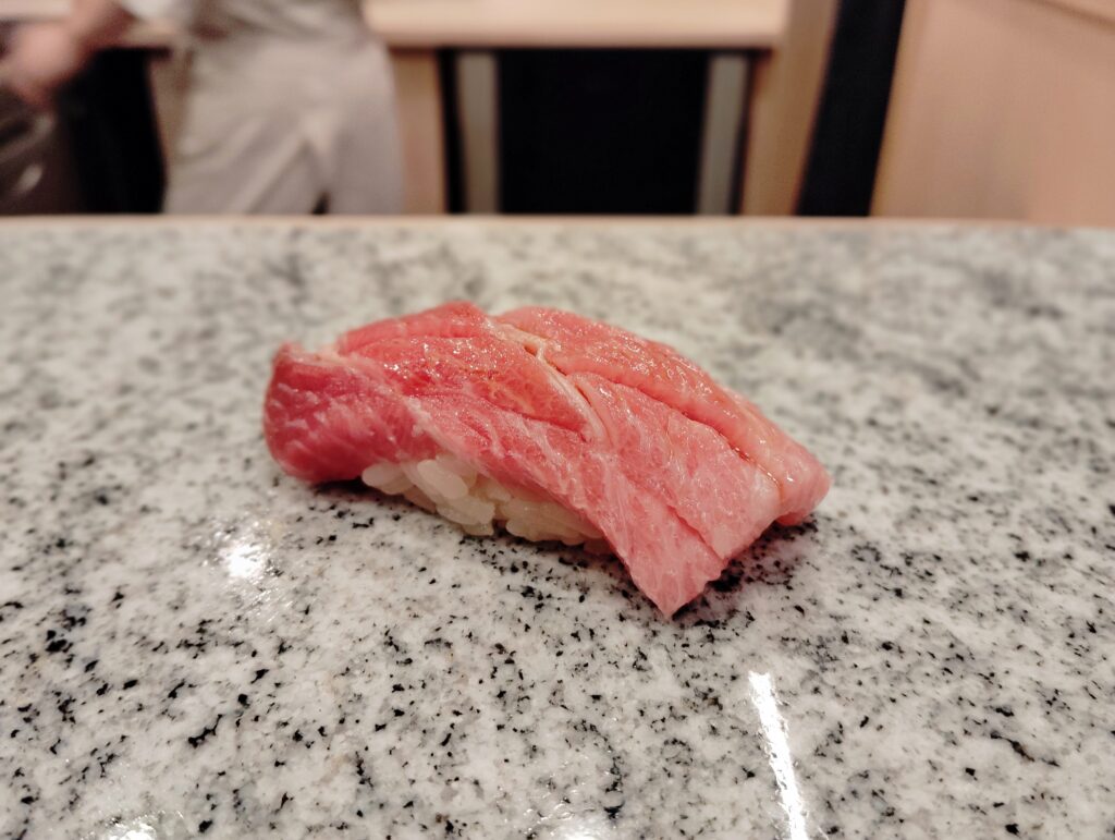 「東麻布 鮨 新進気鋭」の大トロ