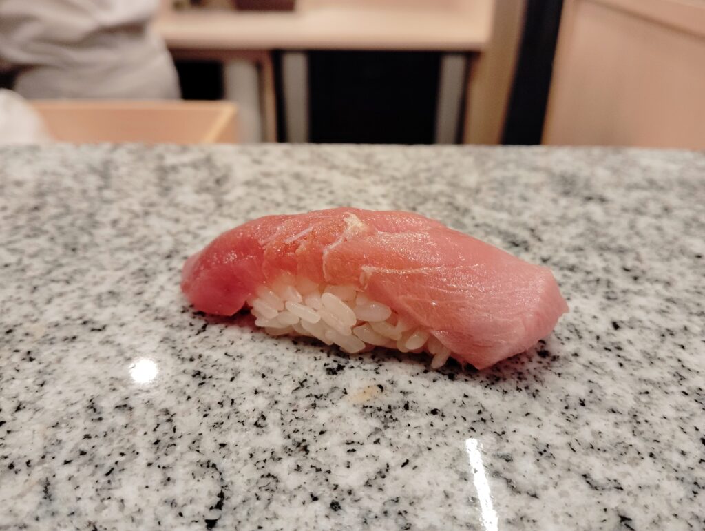 「東麻布 鮨 新進気鋭」の中トロ