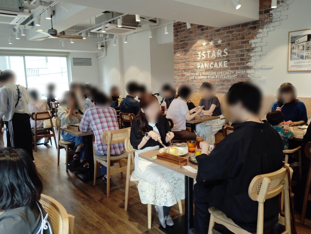 武蔵小杉「3 STARS PANCAKE」の店内