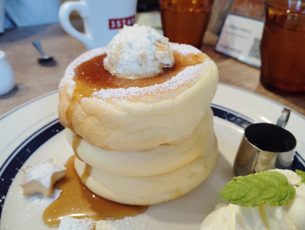 武蔵小杉「3 STARS PANCAKE」の三つ星パンケーキ
